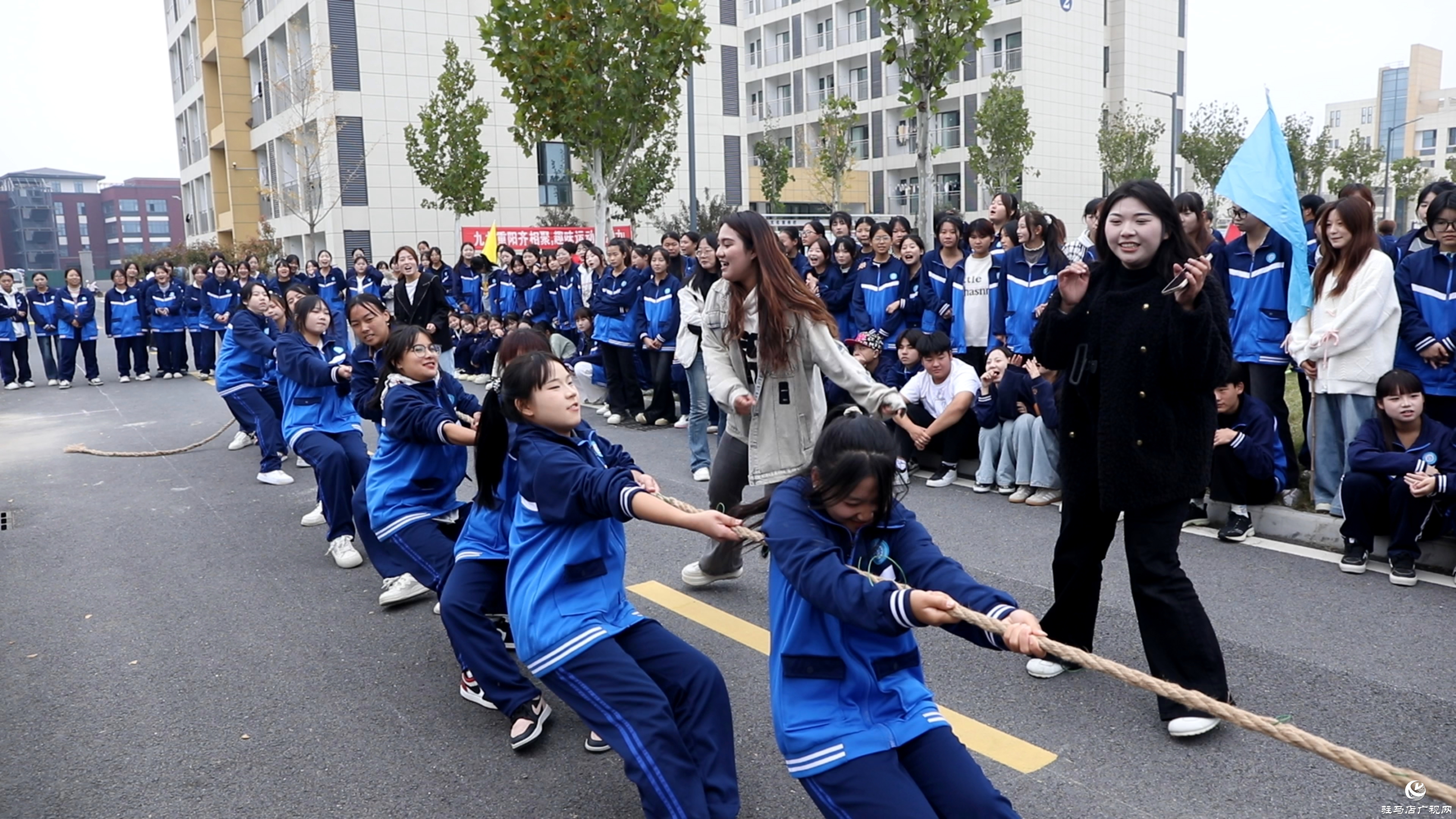 正阳县技工学校:师生同乐庆重阳 凝心聚力展风采