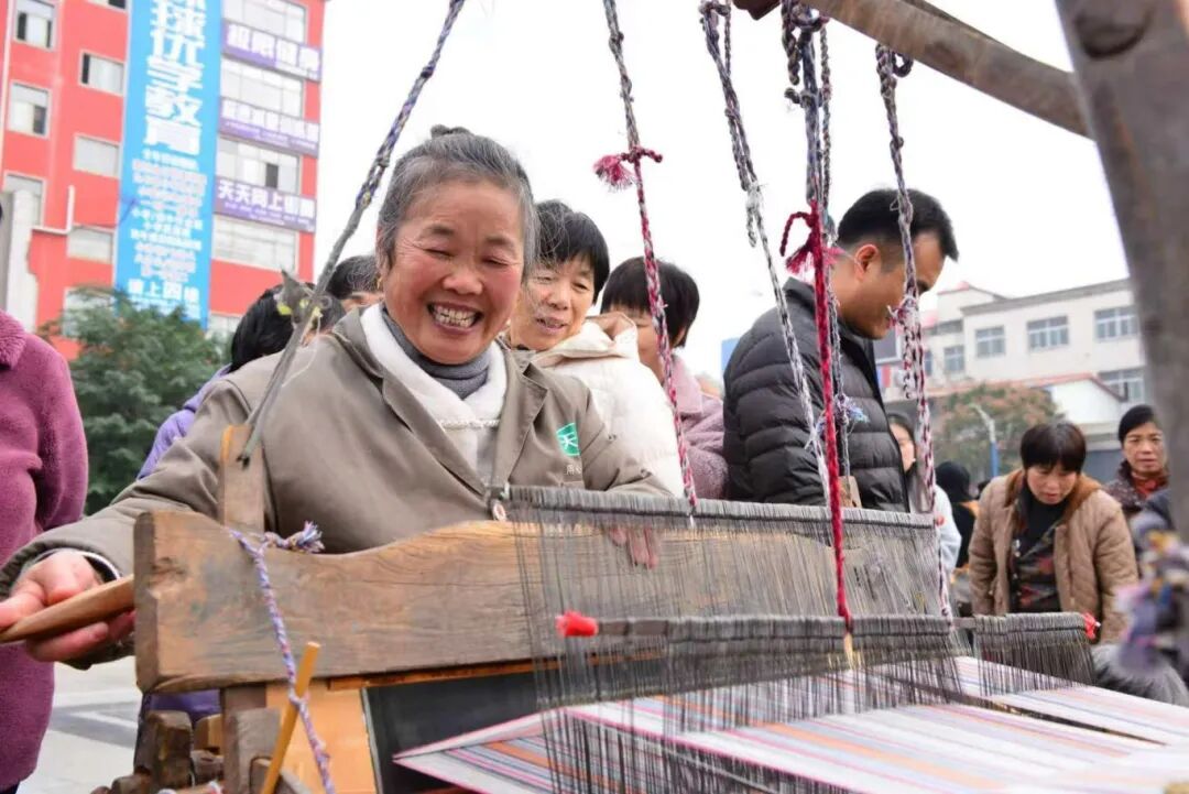 豫黔联动绘盛景！2025上蔡重阳节的温暖与活力定格在这个景区