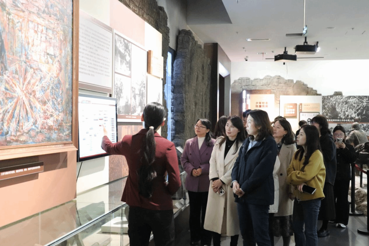 “铭记历史 感恩奋进”红色文化铸魂育人教学研讨会在驻马店职业技术学院成功举办