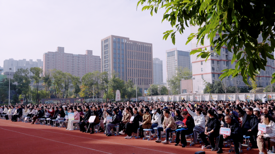  解锁家庭教育密码 搭建亲子沟通桥梁——驻马店实验小学举办家庭教育专题讲座