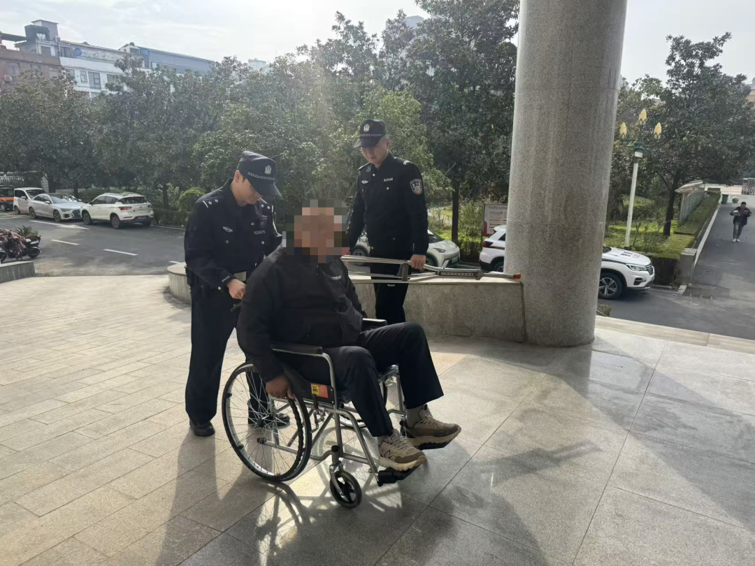 【有爱,便无“障碍”】轮椅上的暖心“直通车”:司法温度跨过每一道门槛!