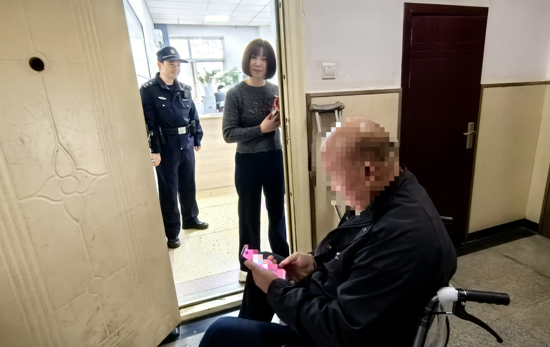 【有爱,便无“障碍”】轮椅上的暖心“直通车”:司法温度跨过每一道门槛!