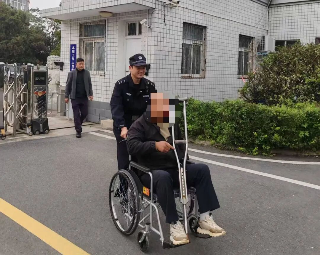 【有爱,便无“障碍”】轮椅上的暖心“直通车”:司法温度跨过每一道门槛!