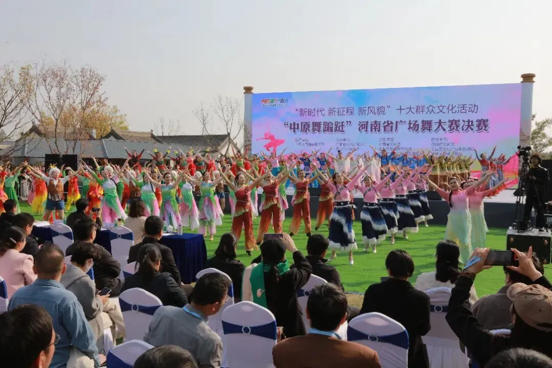 驻马店两支广场舞队伍精彩亮相2025年“中原舞蹁跹”河南省广场舞大赛决赛