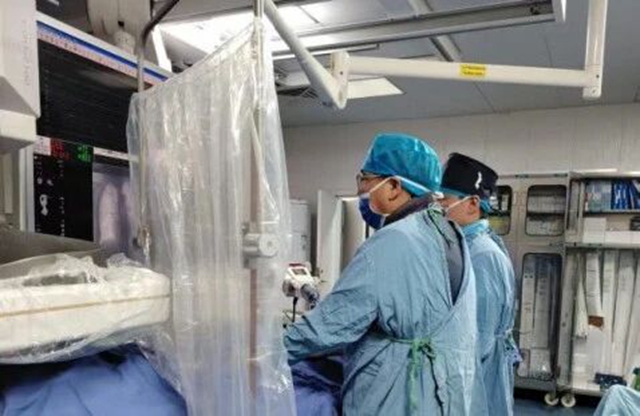 介入血管外科微创介入打通生命通道，七旬老人告别腿痛重获行走自由