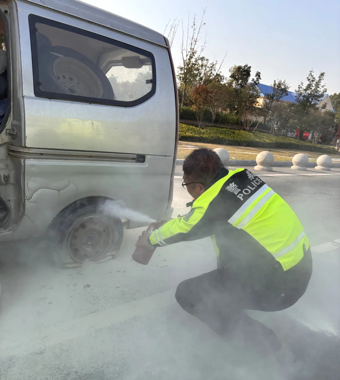 遂平高速惊魂:交警、高速与消防的生死时速救援