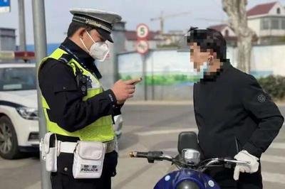 未正确佩戴头盔，出了事故是否担责？