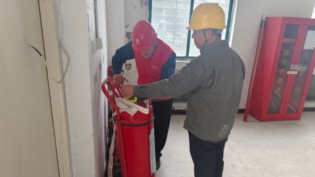 国网新蔡县供电公司：严检细查筑防线 护航冬季电网安全