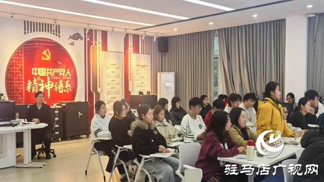 驻马店职业技术学院党委书记苏新留 深入教学一线随堂听课与学子共话理想信念