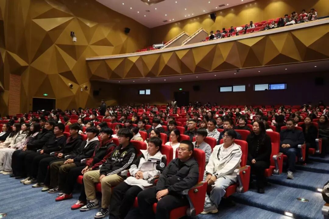 庭审进校园 法槌敲警钟——驻马店幼儿师范高等专科学校开展普法教育活动