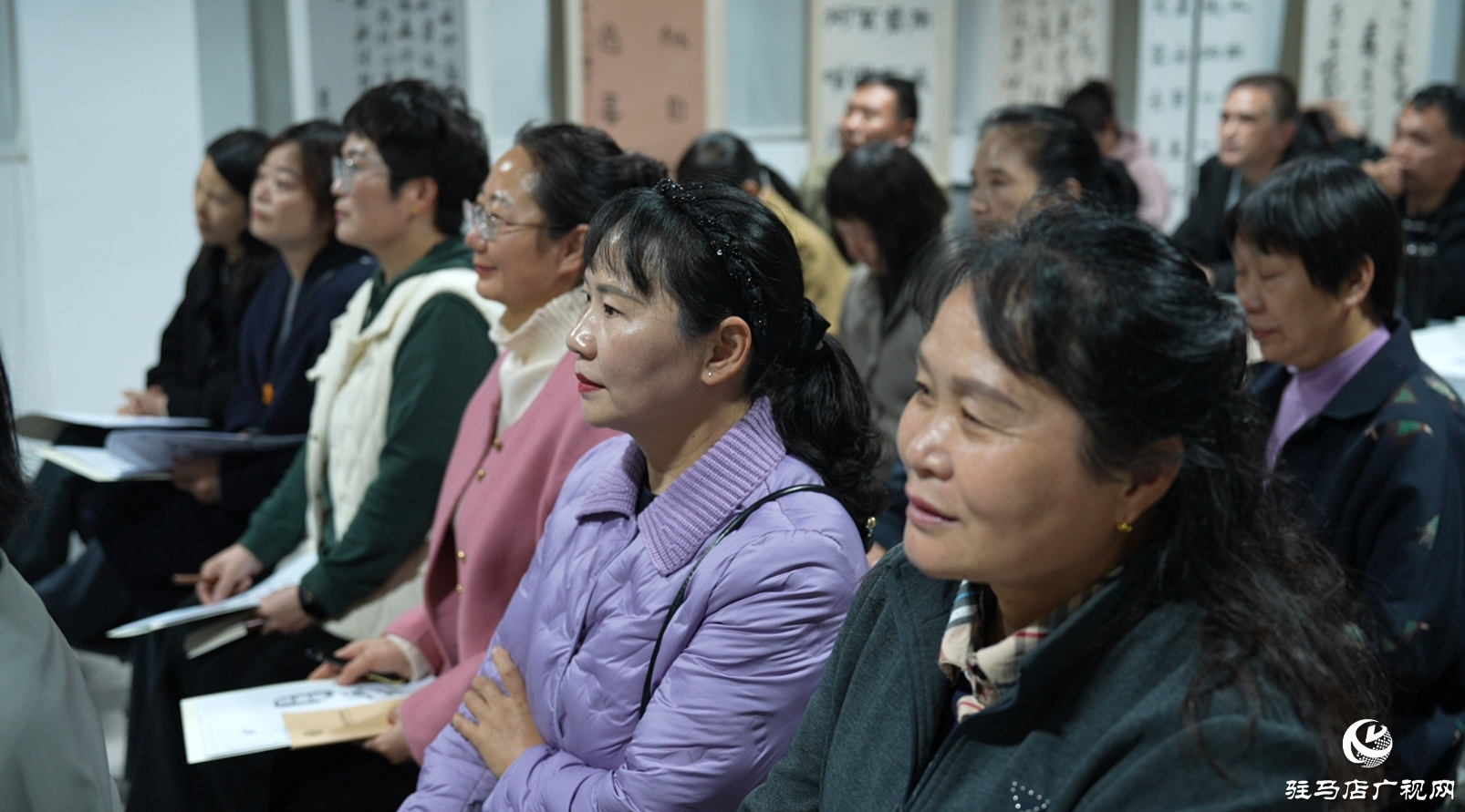 驻马店市书画研究院郑板桥画派书画公益大课堂正式开班
