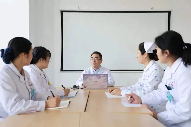 从“走路腿软”到化险为夷——驻马店11岁白血病女孩经历30天生命接力