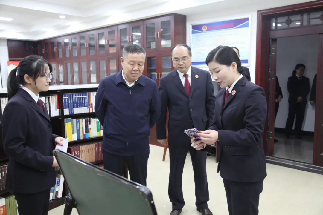 郑清朝到正阳县检察院调研工作