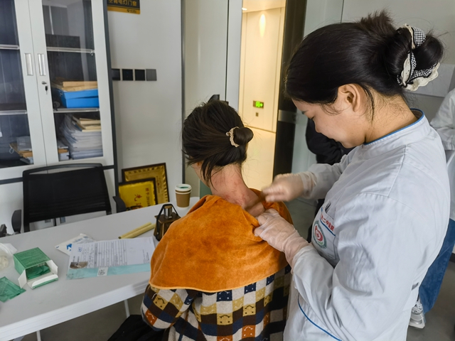 健康服务送上门 驻马店市第二中医院为蓝天集团员工暖心体检