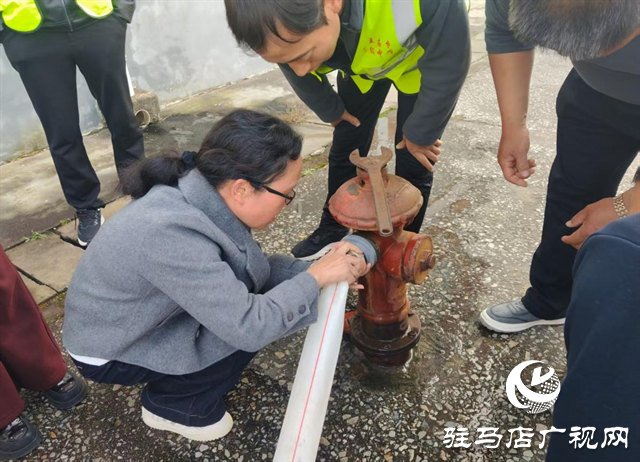  关王庙中学消防栓使用培训活动