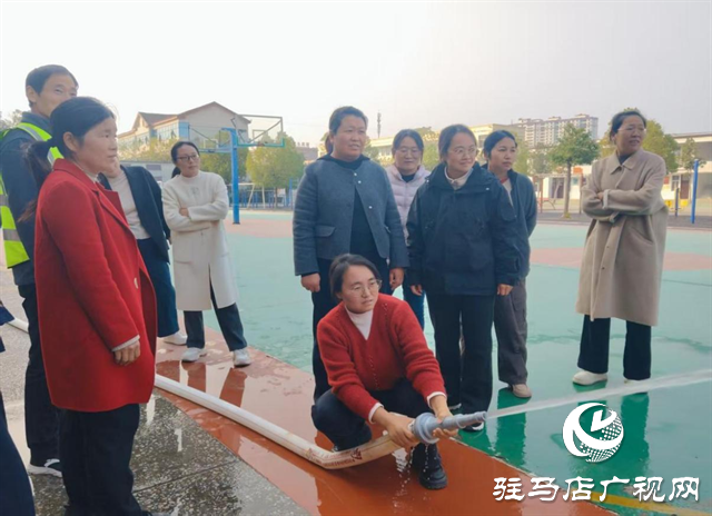  关王庙中学消防栓使用培训活动