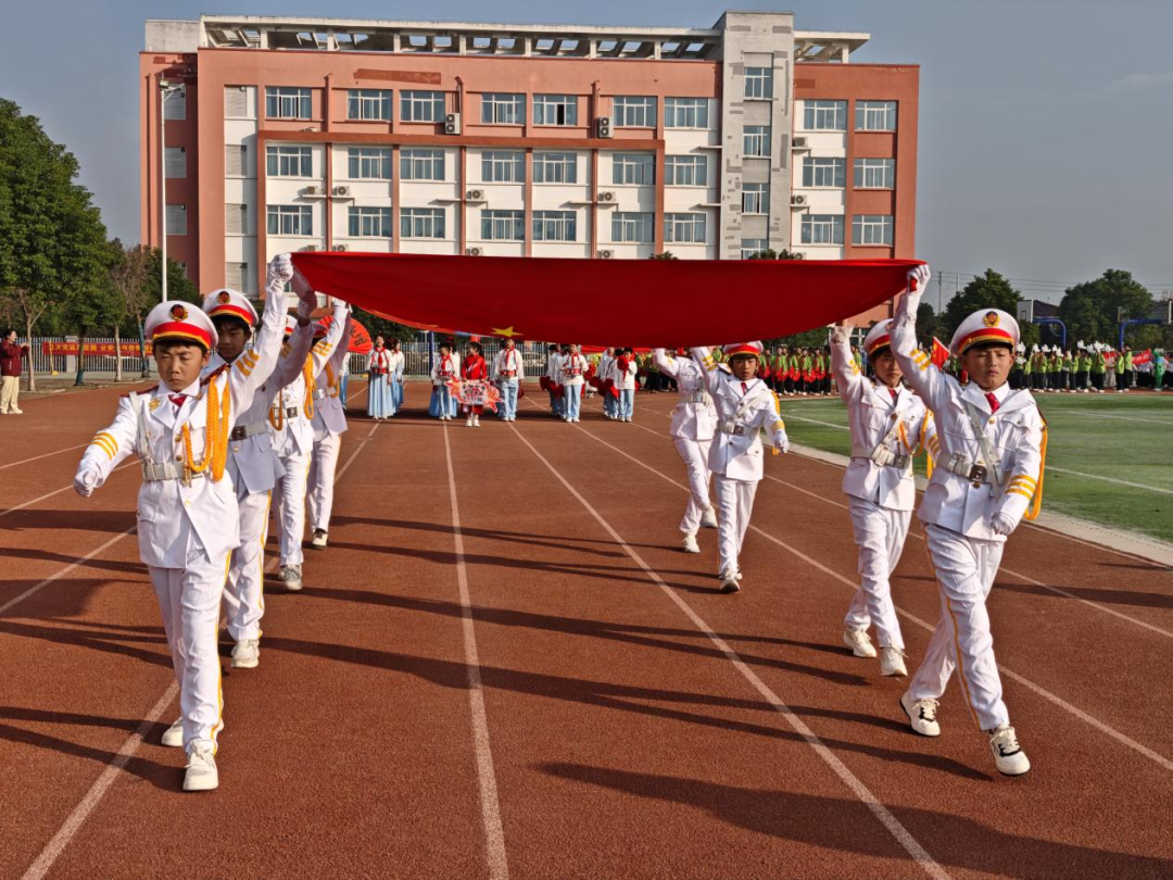  五育并举绽华彩 阳光运动强体魄——驻马店市第五十一小学成功举办2025年秋季师生田径运动会