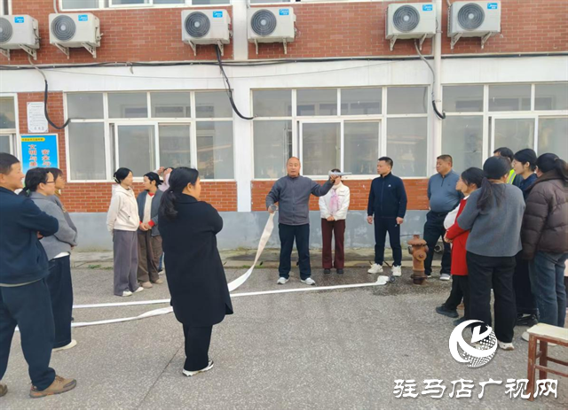  关王庙中学消防栓使用培训活动