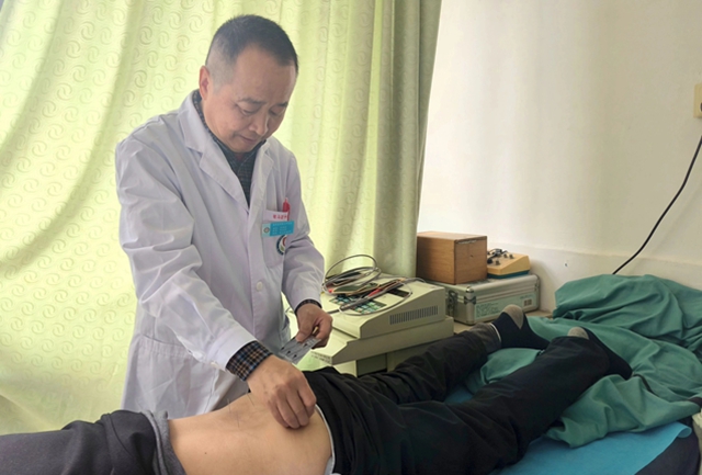 锦旗熠熠映初心 妙手仁心解沉疴——驻马店市第二中医院疼痛一科双医协作 助患者摆脱重度腰腿痛困扰