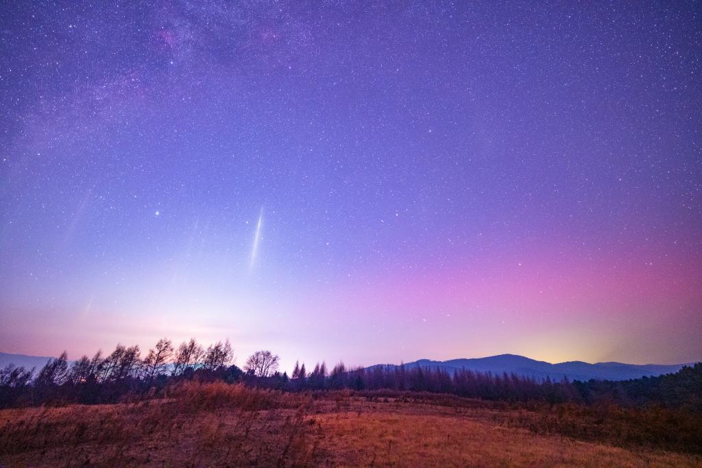一大波美图来了,他们在我国北方多地拍到了极光!