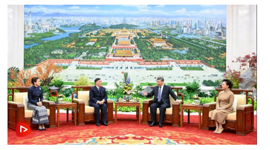 习近平会见泰国国王哇集拉隆功