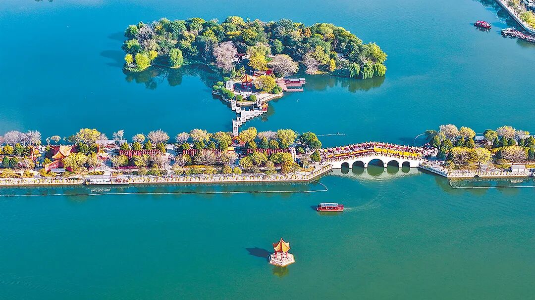 请打开“运河秋韵”画卷!