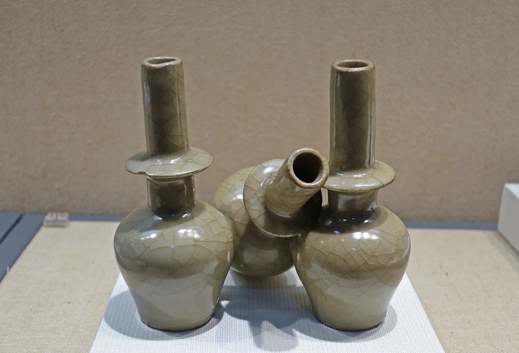 每日文物丨南宋工匠制瓷“翻车” 却让祝福加倍