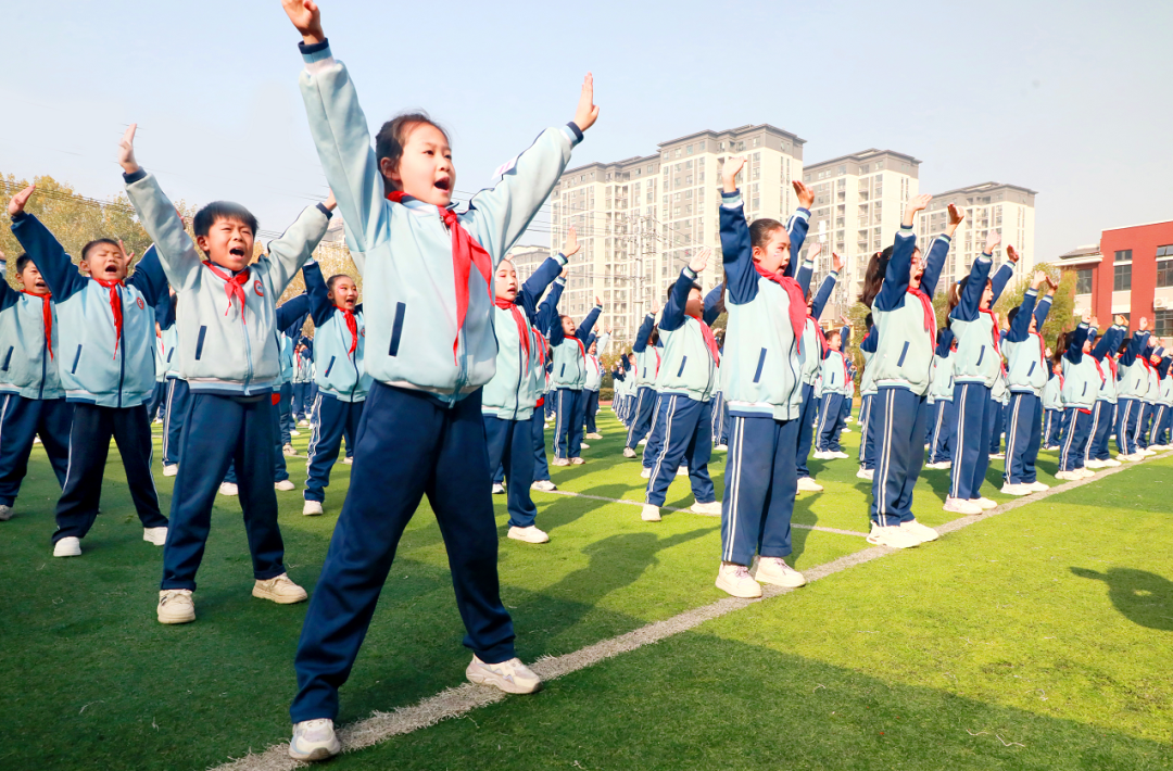  驻马店市第三小学举办“武韵传美”大课间观摩活动