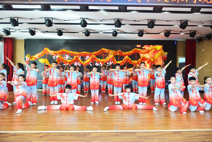  驻马店市第三小学举办“武韵传美”大课间观摩活动
