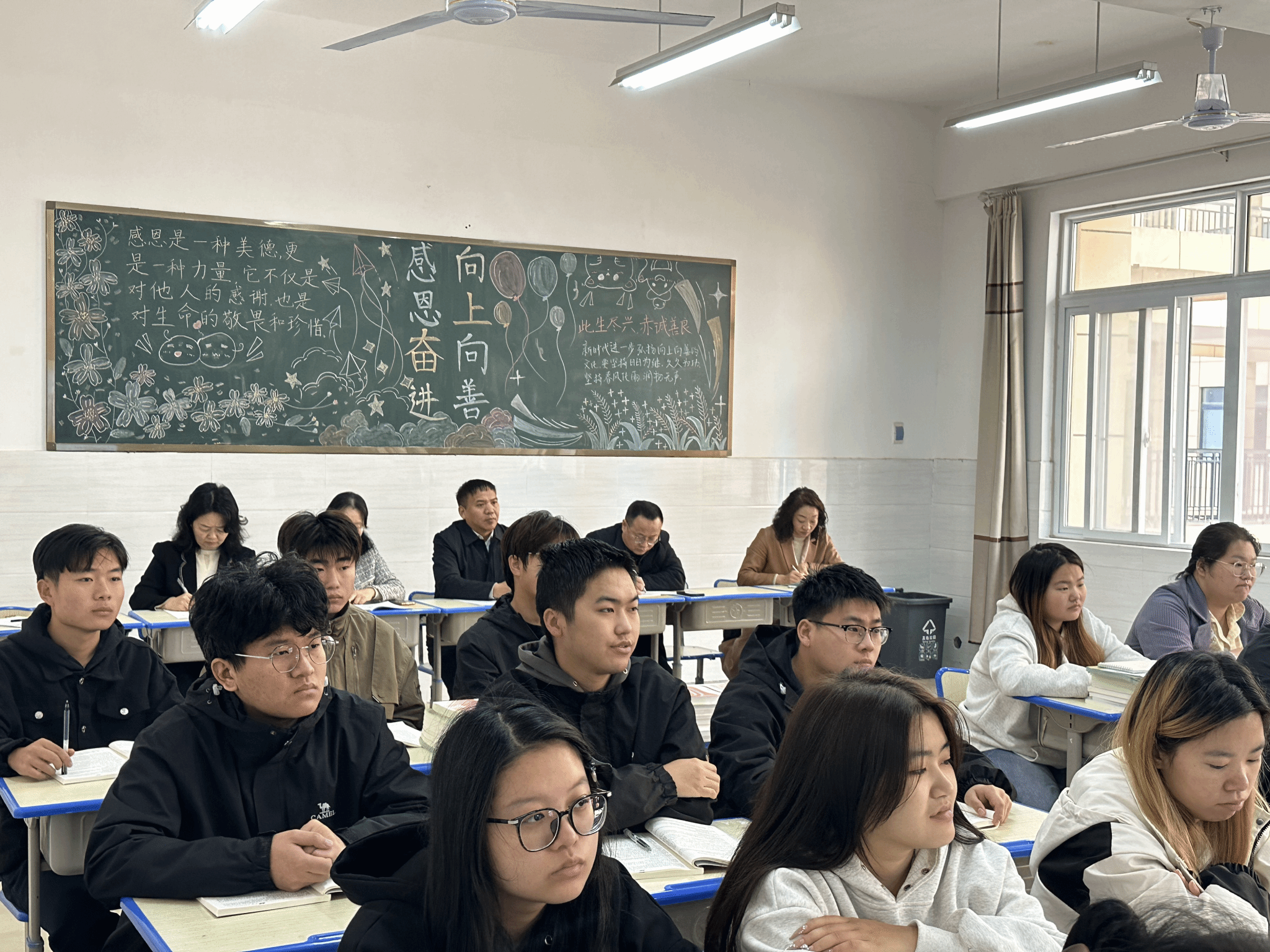 驻马店职业技术学院校长宋华民深入南北校区听课调研