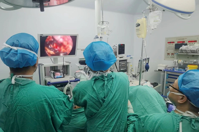 首例突破!驻马店市中心医院成功实施高难度全腹腔镜下左肾肿瘤合并下腔静脉Ⅱ级癌栓术