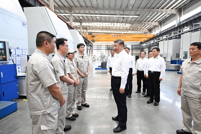 习近平在河南考察时强调：坚定信心推动高质量发展高效能治理 奋力谱写中原大地推进中国式现代化新篇章