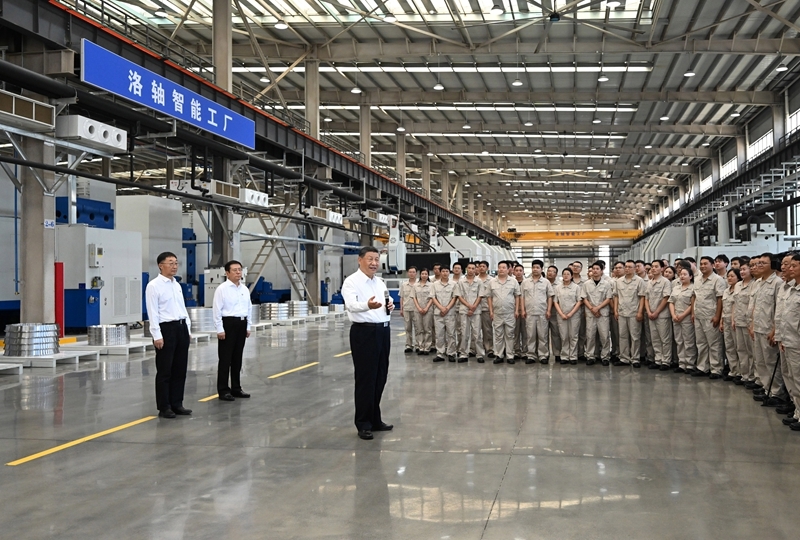 习近平在河南考察时强调：坚定信心推动高质量发展高效能治理 奋力谱写中原大地推进中国式现代化新篇章