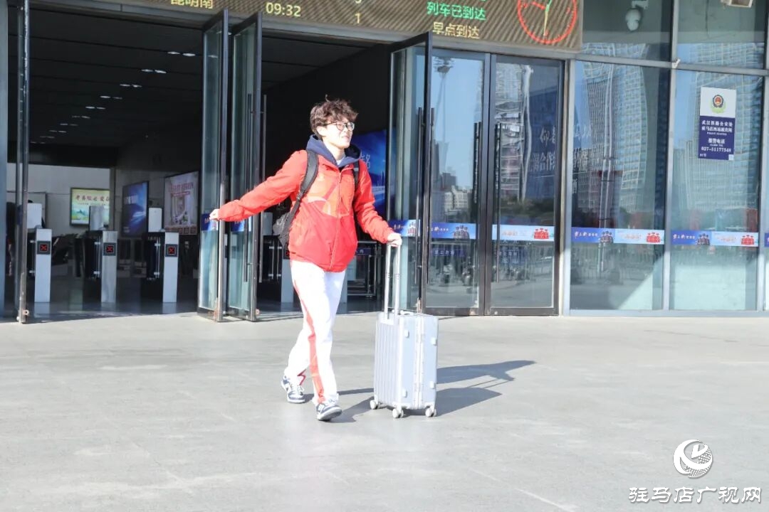 全运冠军载誉归 家乡正阳迎英雄