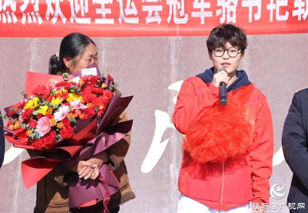 全运冠军载誉归 家乡正阳迎英雄