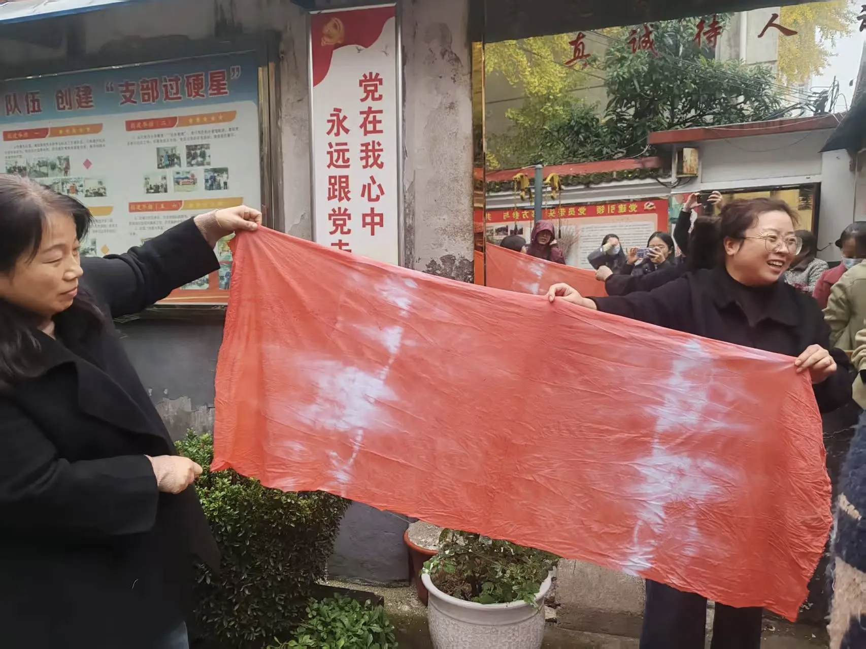 非遗焕新“冬染·围巾”手作活动解锁冬日非遗浪漫