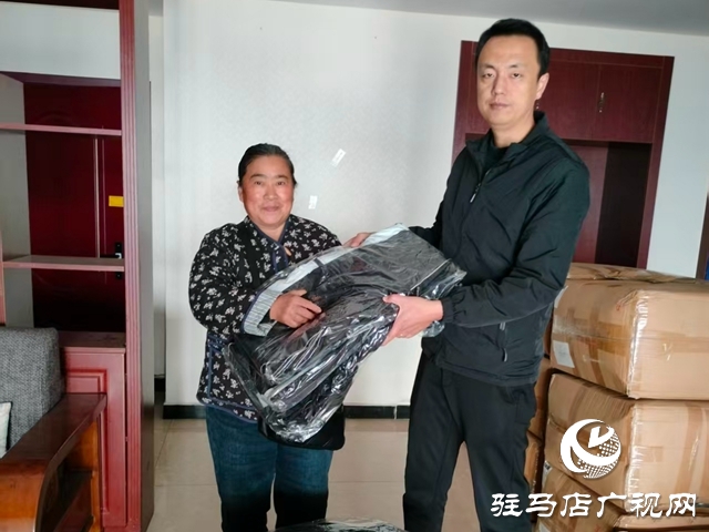 魏基成“天籁快车”项目组向驻马店市康复辅具协会 捐赠爱心物资