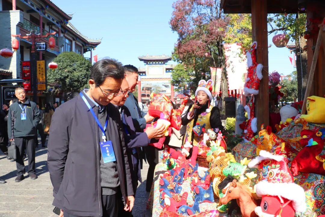 2025年驻马店市全民终身学习之驿城文化传承参观活动走进皇家驿站