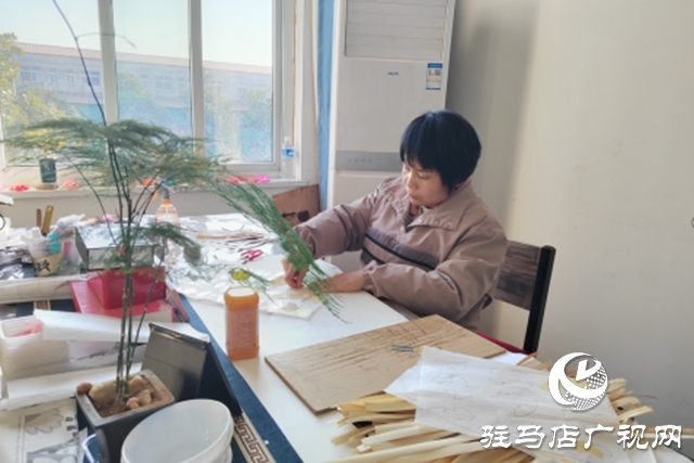 汝南县袁月英麦草画：紧锣密鼓筹备农加会 非遗匠心点亮特色农展
