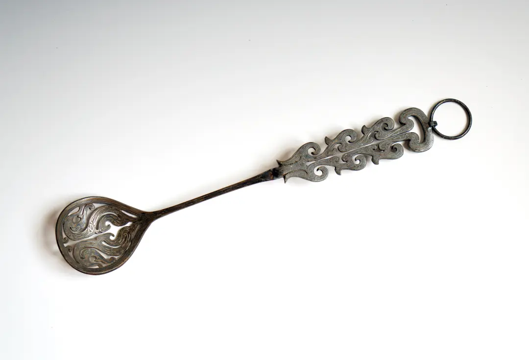 文博日历丨错银镶嵌 镂空雕刻 古人这样制作漏勺