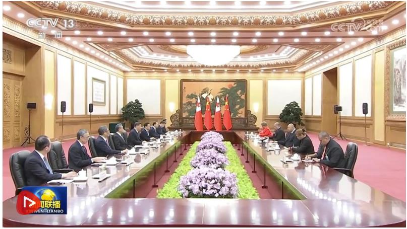 习近平会见汤加国王图普六世