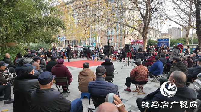 戏曲演出进游园 传统文化润民心