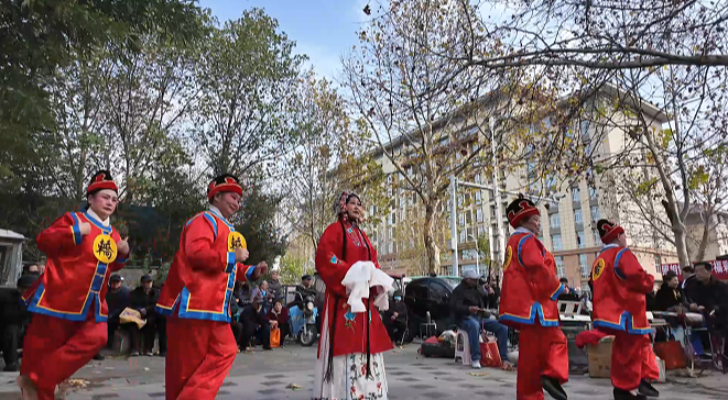 戏曲演出进游园 传统文化润民心