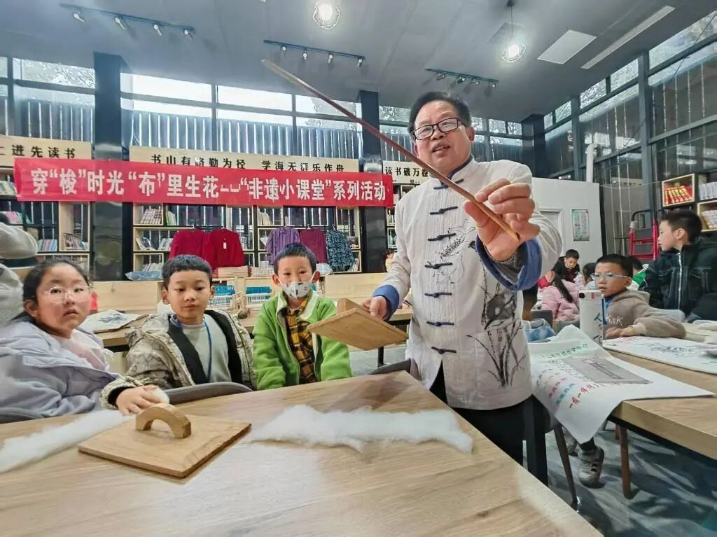 穿“梭”时光 “布”里生花