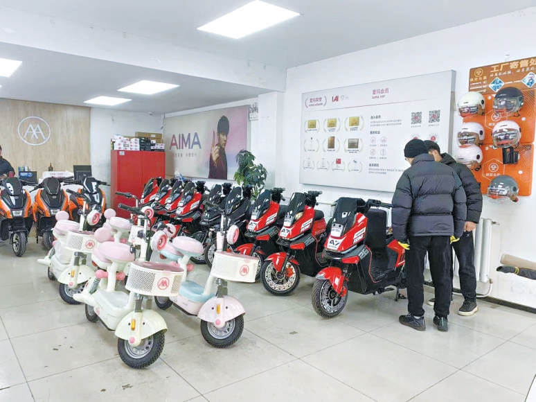 新国标电动自行车上市在即，门店库存车却现“抢购潮” 旧国标车即将淘汰为何成了香饽饽？