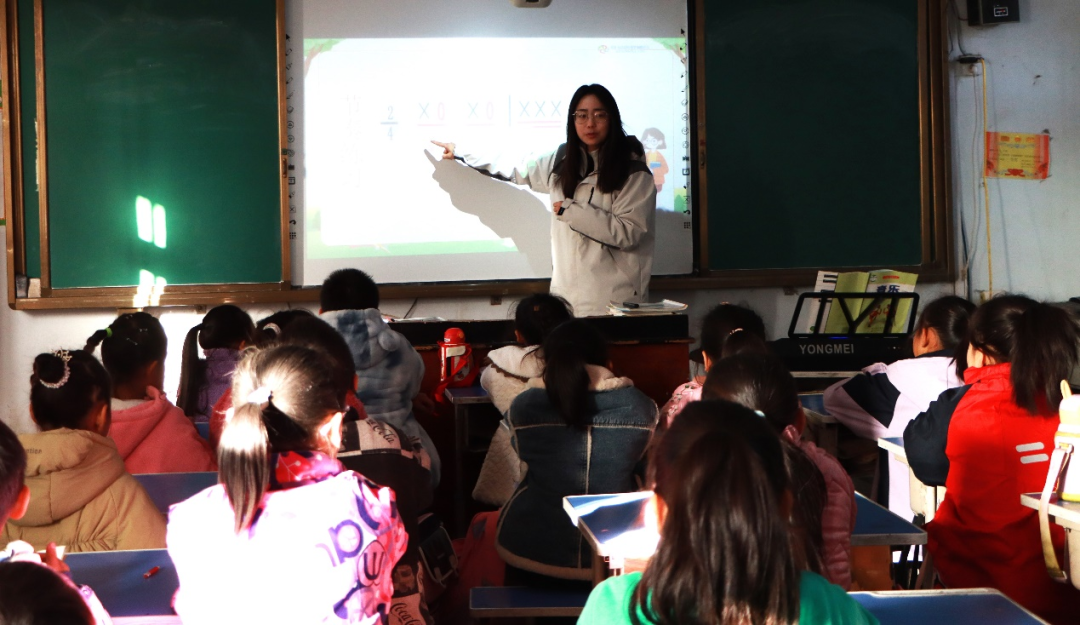  音乐放飞梦想 美育沁润校园——驻马店市第十小学开展“美育浸润校园 助力乡村少年宫”活动