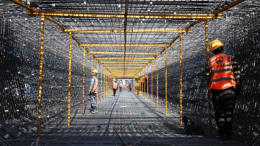 漳汕高铁全线进入跨海大桥架梁施工阶段