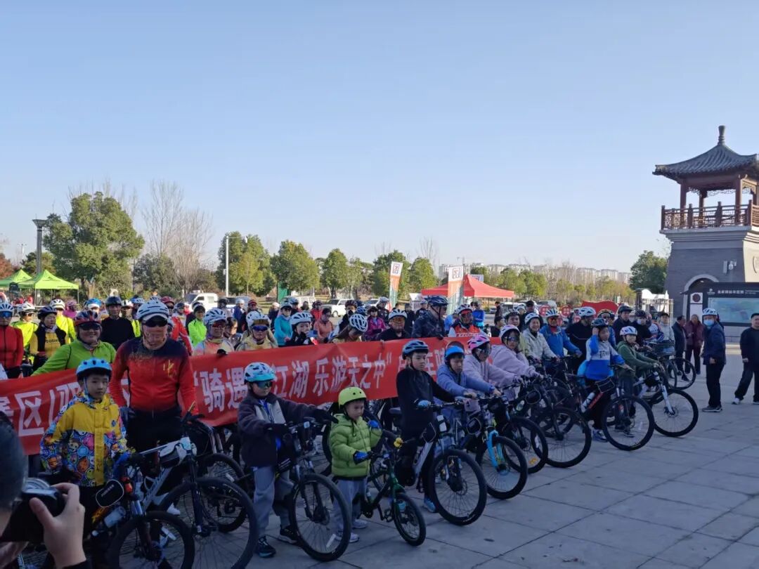 皇家驿站“破风”！骑遇练江湖·乐游天之中