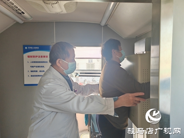 平舆县人民医院专家团赴万金店镇土店村开展义诊活动
