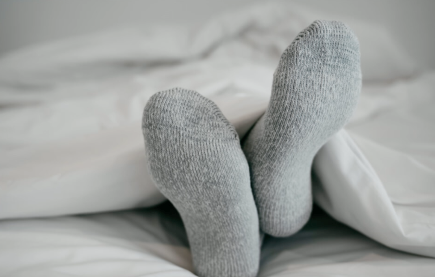 为什么医生劝你冬天穿袜子睡觉？这些好处让人意想不到